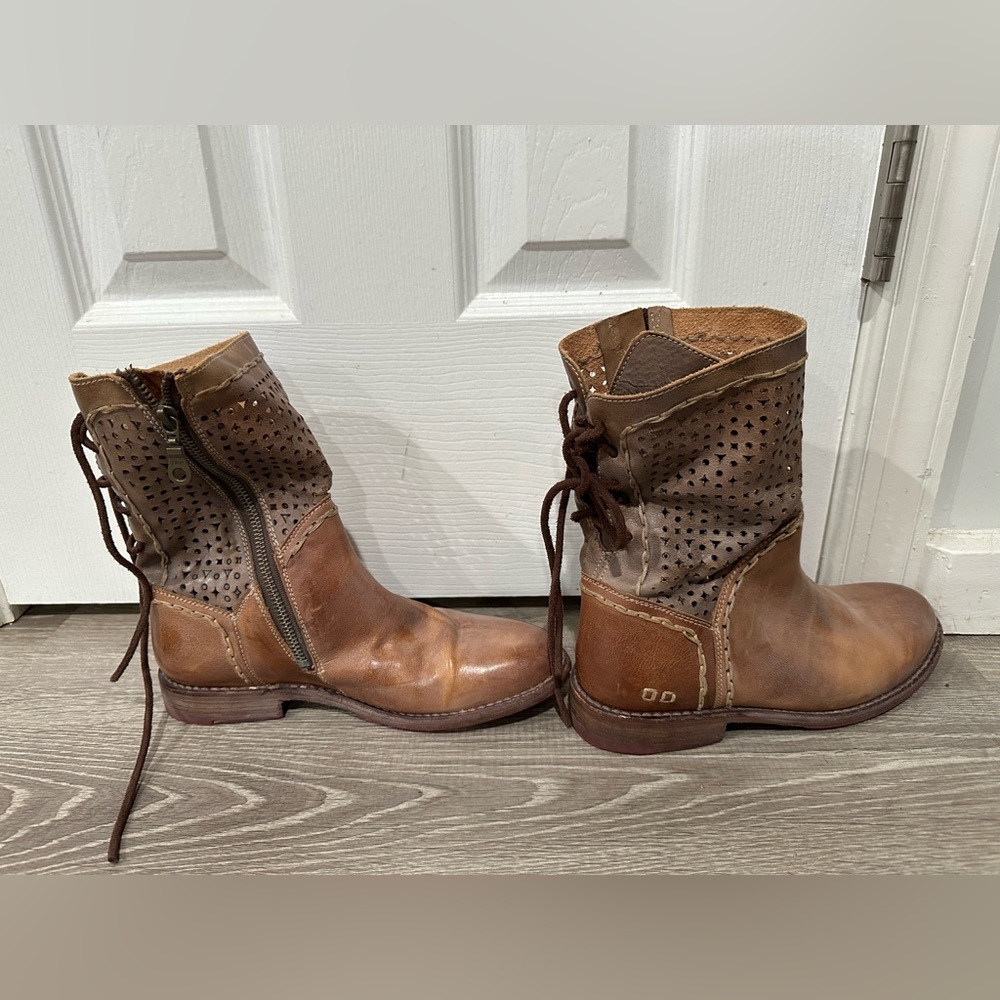 NWT Sundance Bed Stu Cobbler boots size 7